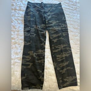 NEW!  Sanctuary Women’s Camouflage Cargo Pants